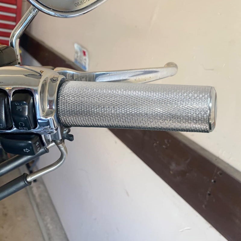 HDBUBALUS Hand Grips 1 Inch Motorcycle Handlebar Grips Cable Throttle Compatible for Harley Sportster Touring Dyna Softail 883 1200 Dyna Softail V-Rod Chrome - Image 3